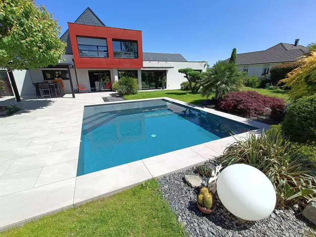 Réalisation d'une piscine par SolidPool Tarbes